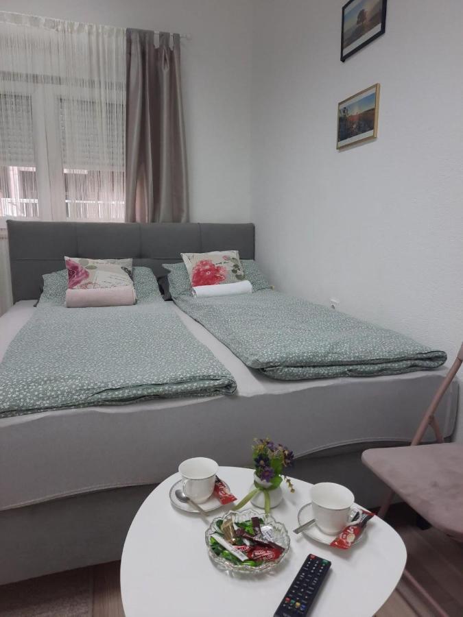 Apartman Square モスタル エクステリア 写真