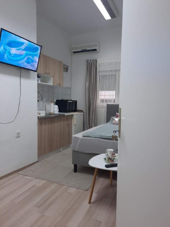 Apartman Square モスタル エクステリア 写真